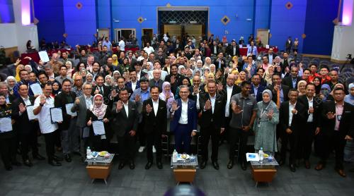 AHMAD FAHMI MOHAMED FADZIL