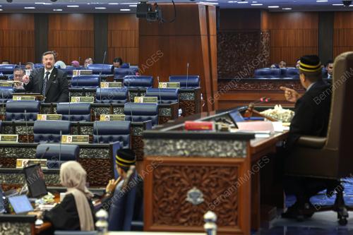 DATUK SERI AMIR HAMZAH AZIZAN