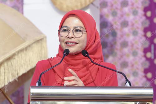 DATUK SERI DR NORAINI AHMAD