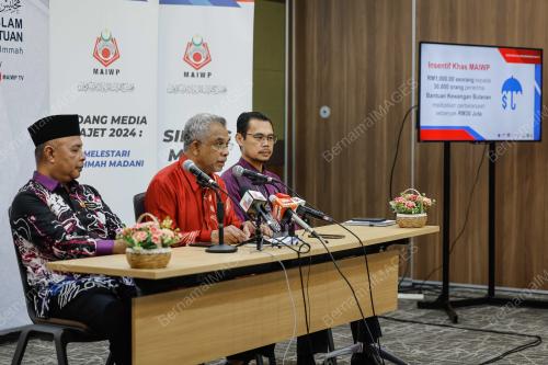 TAN SRI DR MOHD DAUD BAKAR