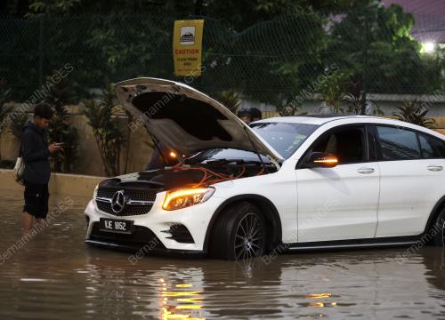 BANJIR KILAT