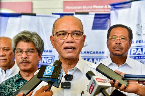DATUK SERI WAN ROSDY WAN ISMAIL