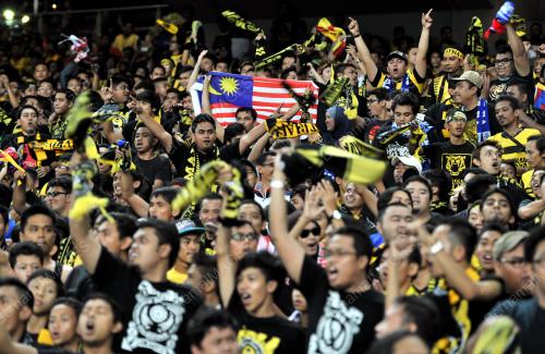 KL52_25112012_AFF_CUP7