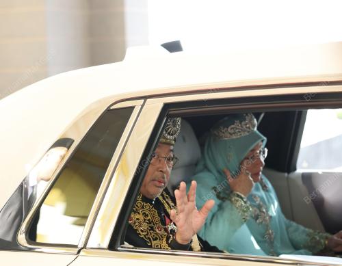 AL-SULTAN ABDULLAH RI'AYATUDDIN AL-MUSTAFA BILLAH SHAH