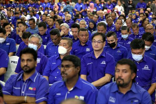 BARISAN NASIONAL (BN)