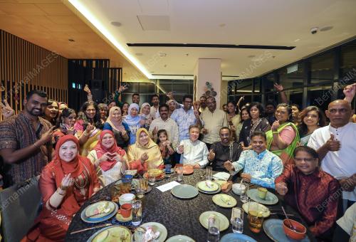MAJLIS MAKAN MALAM DEEPAVALI WARGA BERNAMA