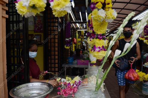 TINJAUAN PENIAGA DI LITTLE INDIA