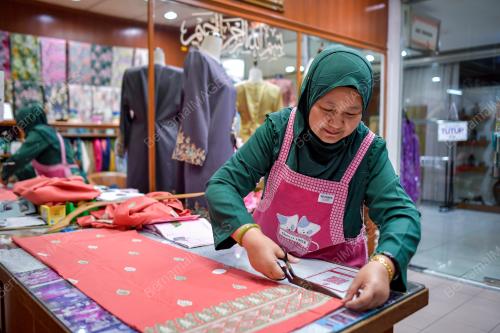 TEMPAHAN JAHIT BAJU RAYA