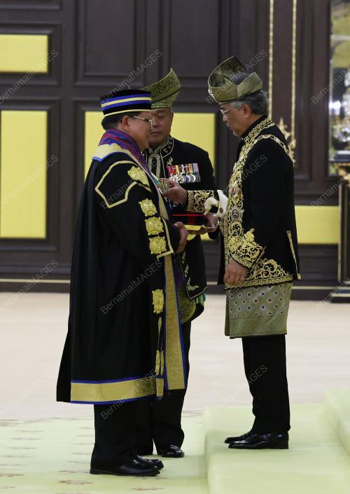 AL-SULTAN ABDULLAH RI'AYATUDDIN AL-MUSTAFA BILLAH SHAH