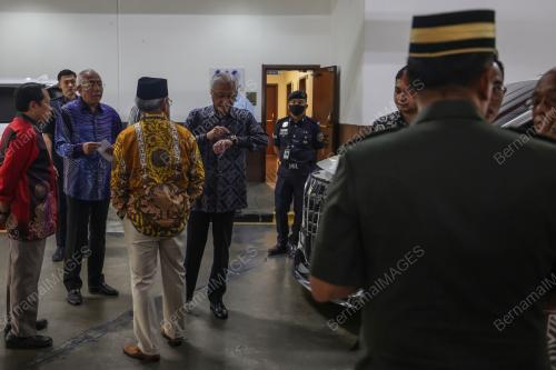 DATUK SERI ISMAIL SABRI YAAKOB