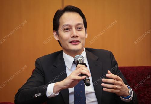 AARON TANG