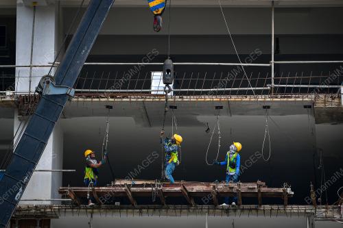 TINJAUAN PEKERJA ASING RENTAS SEKTOR