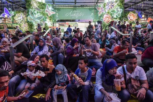 KL53_10062018_BERBUKA_PUASA