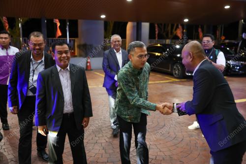 FAHMI FADZIL