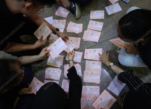 PROSES PENGASINGAN UNDI POS DARI LUAR NEGARA