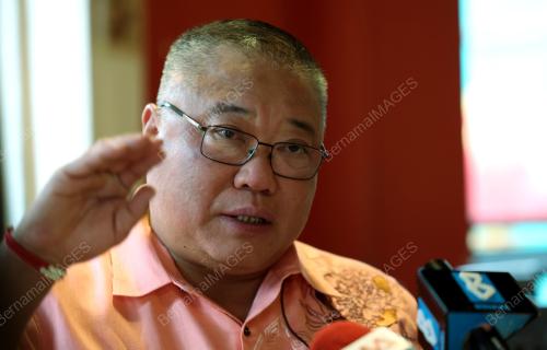 DATUK SERI TIONG KING SING