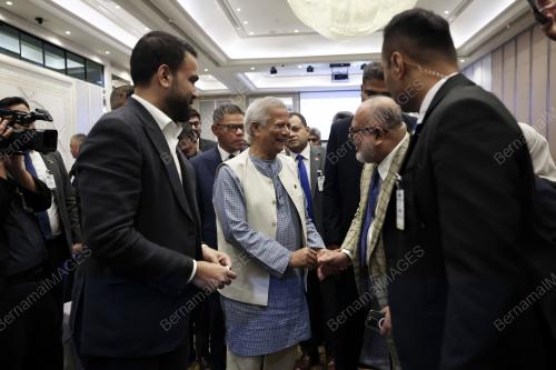 DR MUHAMMAD YUNUS