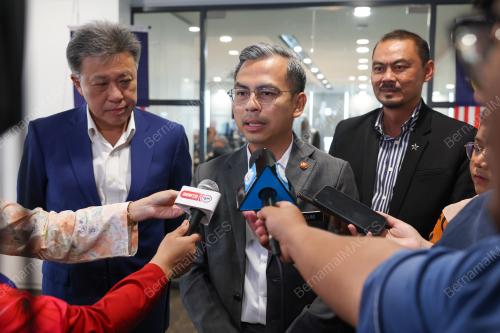 FAHMI FADZIL