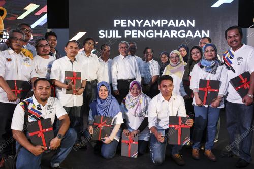 KL53_13102017_APRESIASI_BN201710128222