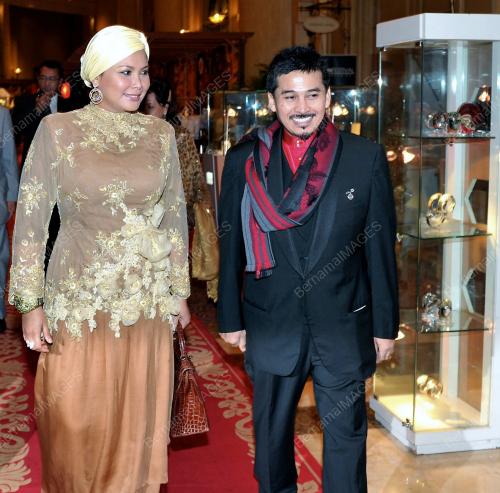 TUANKU NUR ZAHIRAH