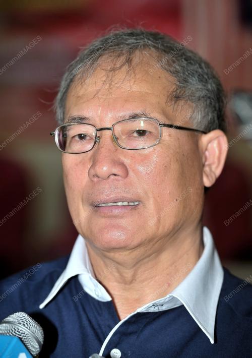 KL53_15052013_RICHARD_RIOT