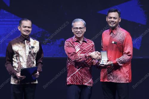 DATUK FAHMI FADZIL