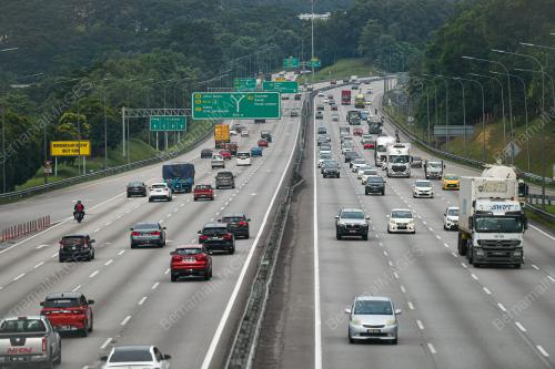 TINJAUAN ALIRAN TRAFIK LEBUHRAYA UTARA SELATAN