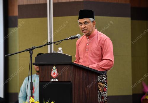 TAN SRI DR MOHD DAUD BAKAR