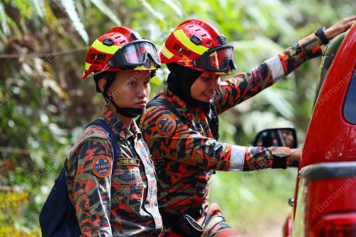 TANAH RUNTUH