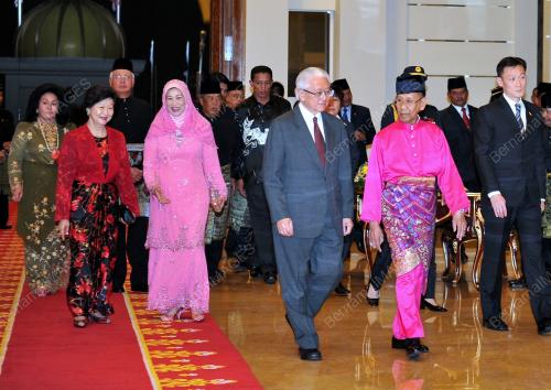KL53_18092013_AGONG