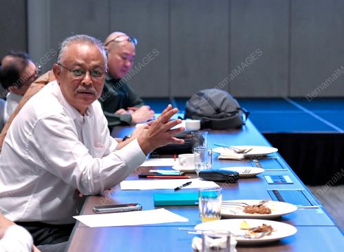 FAHMI FADZIL