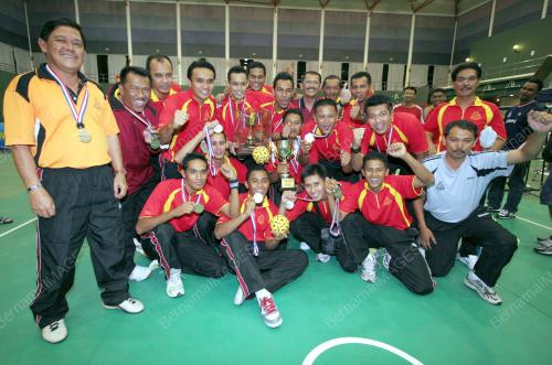 PIALA EMAS KHIR JOHARI