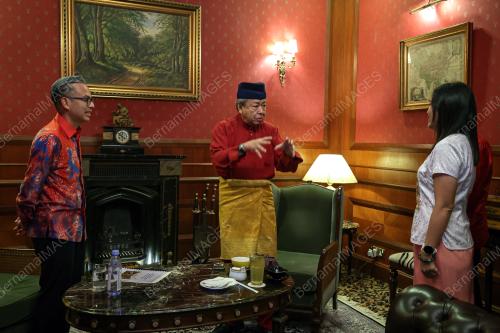 SULTAN SHARAFUDDIN IDRIS SHAH