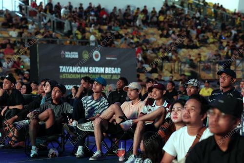 TAYANGAN SKRIN BESAR BOLA SEPAK