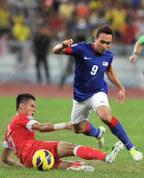 KL53_25112012_AFF_CUP8