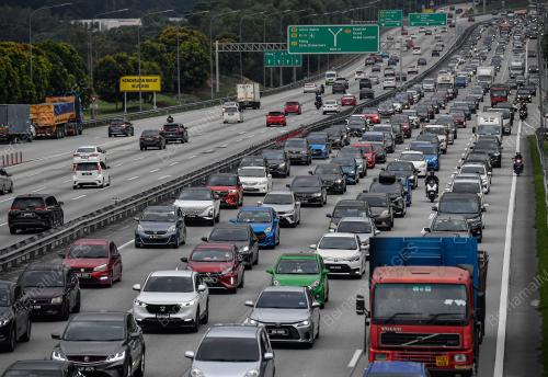 TINJAUAN ALIRAN TRAFIK LEBUHRAYA UTARA SELATAN