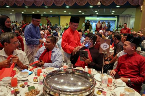 SENATOR DATUK DR NA'IM MOKHTAR