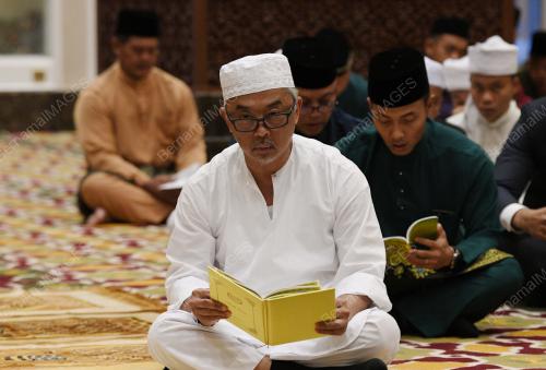 AL-SULTAN ABDULLAH RI'AYATUDDIN AL-MUSTAFA BILLAH SHAH