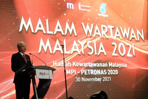 DATUK SERI ISMAIL SABRI YAAKOB