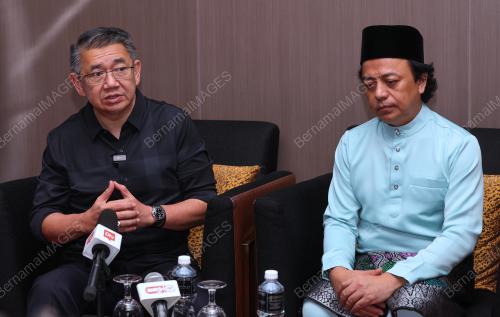 DATUK SERI SALAHUDDIN AYUB