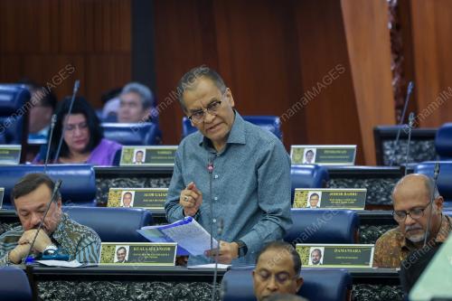 DATUK SERI DR DZULKEFLY AHMAD