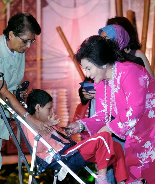 DATIN SERI ROSMAH MANSOR