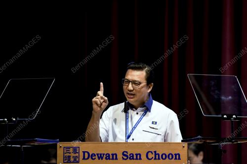 KL54_04112017_PRESIDEN_BN201710279682
