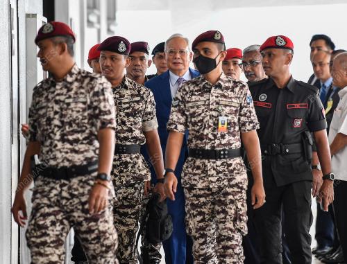 DATUK SERI NAJIB TUN RAZAK