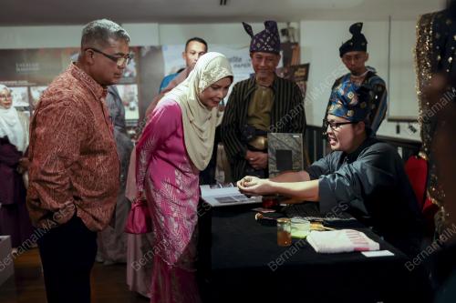 SULTANAH NUR ZAHIRAH