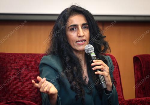 DR. AYESHA KHANNA