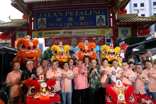 DATUK SERI TIONG KING SING