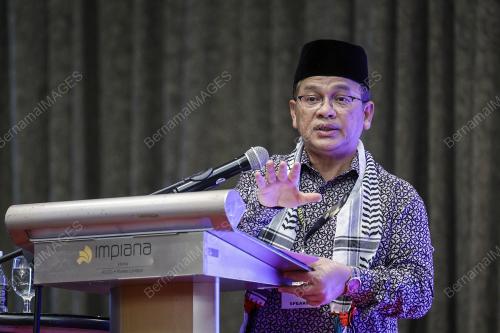 DATUK DR MOHD NA'IM MOKHTAR