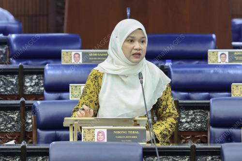 FADLINA SIDEK
