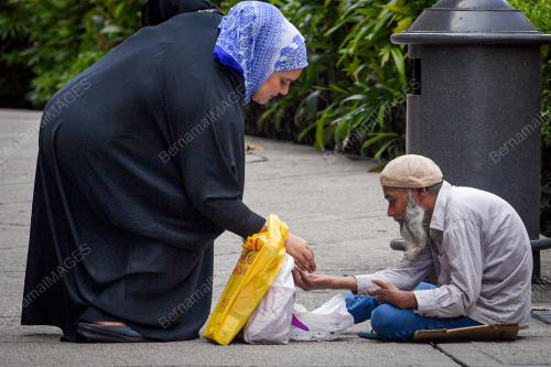 PENGEMIS WARGA ASING PASAR RAMADHAN